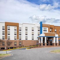 Hampton Inn & Suites Augusta West