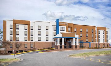 Hampton Inn & Suites Augusta West