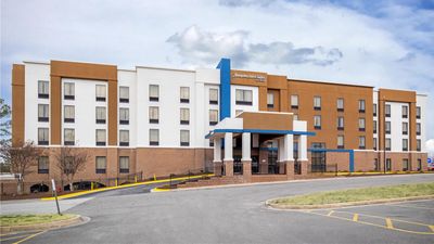 Hampton Inn & Suites Augusta West