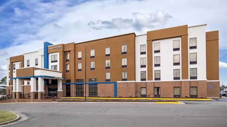 <b>Hampton Inn & Suites Augusta West Exterior</b>. Images powered by <a href="https://iceportal.shijigroup.com/" title="IcePortal" target="_blank">IcePortal</a>.