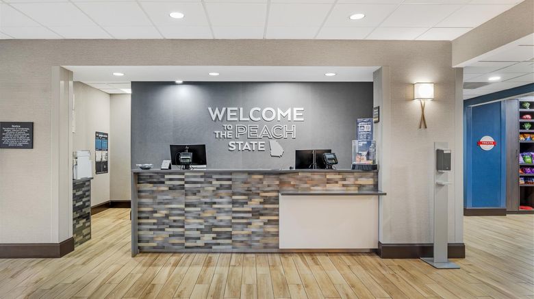 <b>Hampton Inn & Suites Augusta West Lobby</b>. Images powered by <a href="https://iceportal.shijigroup.com/" title="IcePortal" target="_blank">IcePortal</a>.