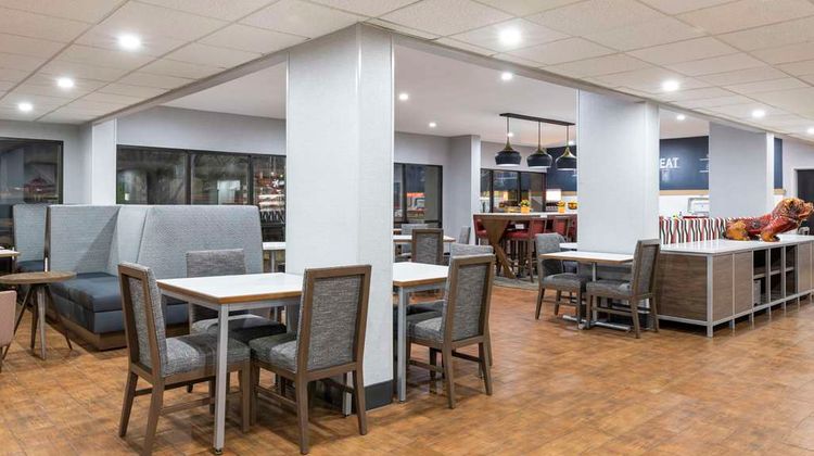 Hampton Inn Athens Lobby