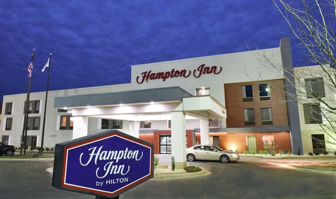 Hampton Inn Madison Exterior