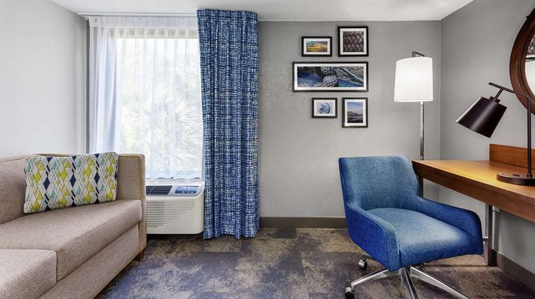 <b>Hampton Inn Amelia Island Room</b>. Images powered by <a href="https://iceportal.shijigroup.com/" title="IcePortal" target="_blank">IcePortal</a>.