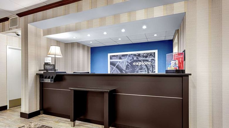 <b>Hampton Inn Amelia Island Lobby</b>. Images powered by <a href="https://iceportal.shijigroup.com/" title="IcePortal" target="_blank">IcePortal</a>.