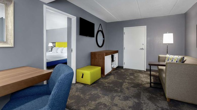 <b>Hampton Inn Amelia Island Room</b>. Images powered by <a href="https://iceportal.shijigroup.com/" title="IcePortal" target="_blank">IcePortal</a>.
