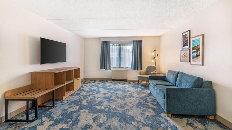 <b>Hampton Inn Schenectady Room</b>. Images powered by <a href="https://iceportal.shijigroup.com/" title="IcePortal" target="_blank">IcePortal</a>.