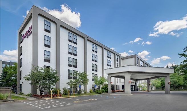 Hampton Inn Albany-Wolf Rd (Airport) Exterior