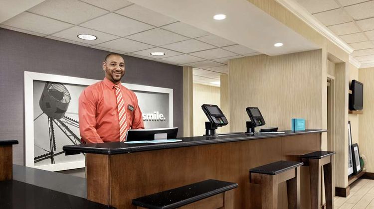 Hampton Inn Ashland Lobby