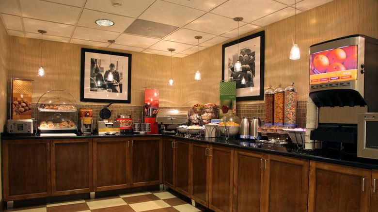 <b>Hampton Inn Ashland Restaurant</b>. Images powered by <a href="https://iceportal.shijigroup.com/" title="IcePortal" target="_blank">IcePortal</a>.