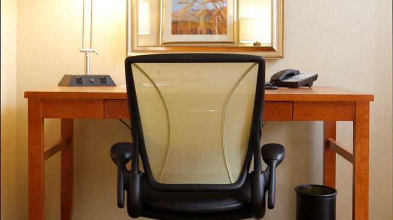 <b>Hilton Garden Inn - Cedar Falls Room</b>. Images powered by <a href="https://iceportal.shijigroup.com/" title="IcePortal" target="_blank">IcePortal</a>.