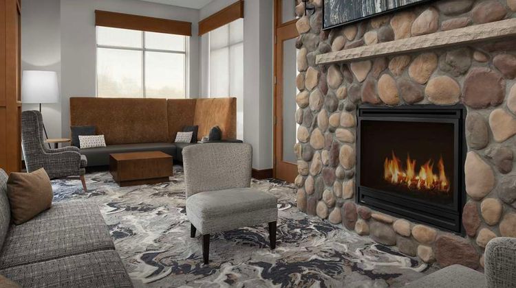 Hilton Garden Inn - Cedar Falls Lobby