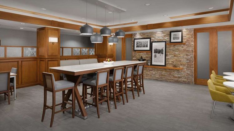 Hampton Inn Waterloo Lobby