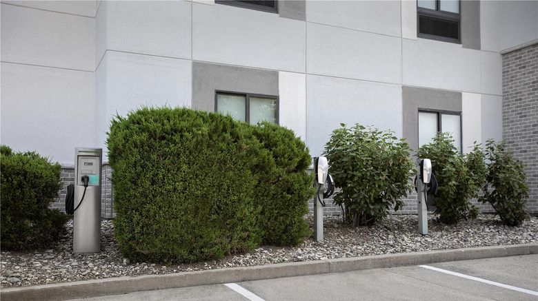 <b>Hampton Inn Waterloo Exterior</b>. Images powered by <a href="https://iceportal.shijigroup.com/" title="IcePortal" target="_blank">IcePortal</a>.