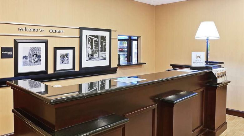 <b>Hampton Inn & Suites Dumas Lobby</b>. Images powered by <a href="https://iceportal.shijigroup.com/" title="IcePortal" target="_blank">IcePortal</a>.