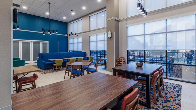 <b>Hampton Inn & Suites Tomball Lobby</b>. Images powered by <a href="https://iceportal.shijigroup.com/" title="IcePortal" target="_blank">IcePortal</a>.