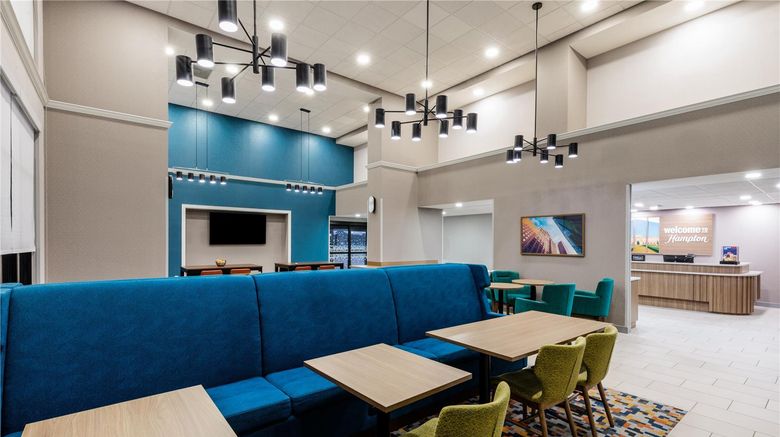 <b>Hampton Inn & Suites Tomball Lobby</b>. Images powered by <a href="https://iceportal.shijigroup.com/" title="IcePortal" target="_blank">IcePortal</a>.