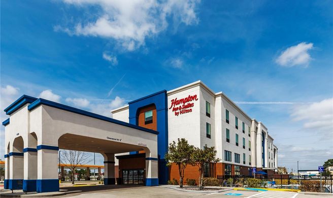 Hampton Inn & Suites Tomball Exterior