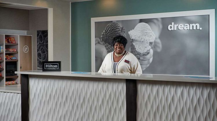 Hampton Inn & Suites Oxford-Anniston Lobby
