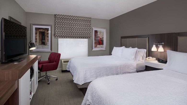 <b>Hampton Inn & Suites Oxford-Anniston Room</b>. Images powered by <a href="https://iceportal.shijigroup.com/" title="IcePortal" target="_blank">IcePortal</a>.