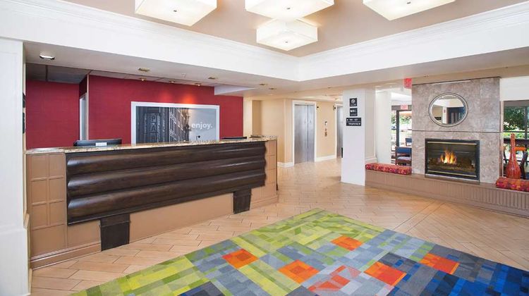 Hampton Inn & Suites Annapolis Lobby