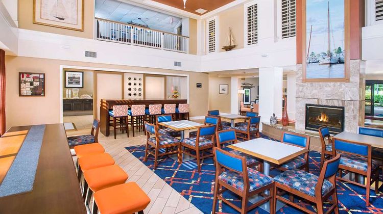 Hampton Inn & Suites Annapolis Restaurant