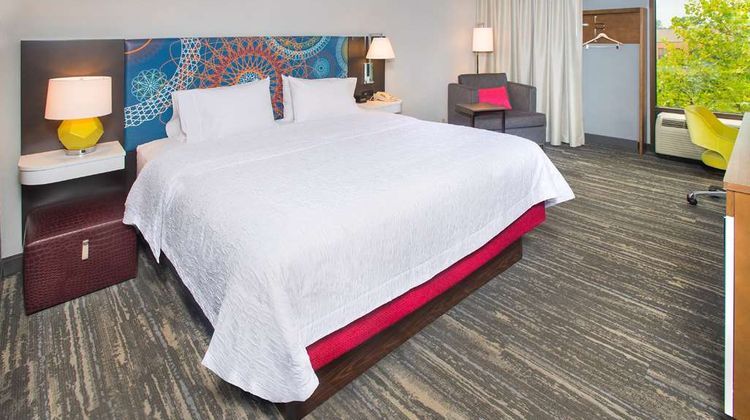 Hampton Inn & Suites Annapolis Room