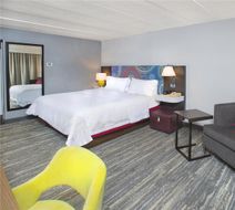 Hampton Inn & Suites Annapolis Room