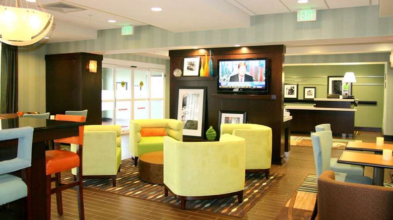 <b>Hampton Inn-Anderson/North Lobby</b>. Images powered by <a href="https://iceportal.shijigroup.com/" title="IcePortal" target="_blank">IcePortal</a>.