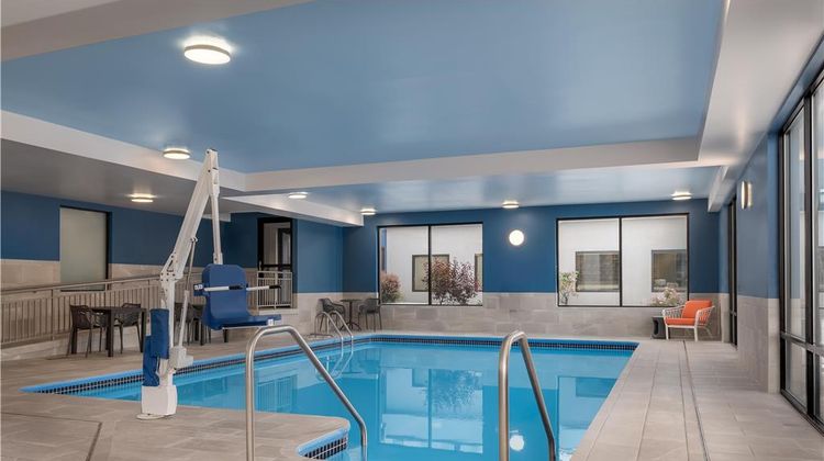 Hampton Inn Altoona Pool