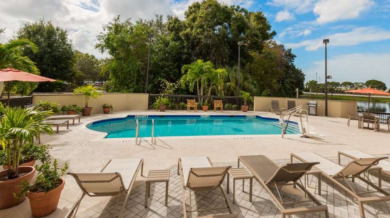 <b>Hampton Inn Bonita Springs/Naples-North Pool</b>. Images powered by <a href="https://iceportal.shijigroup.com/" title="IcePortal" target="_blank">IcePortal</a>.