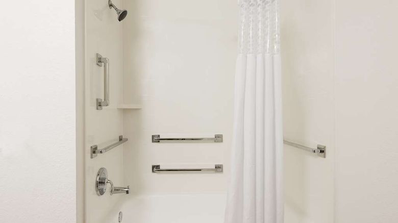 <b>Hampton Inn Bonita Springs/Naples-North Room</b>. Images powered by <a href="https://iceportal.shijigroup.com/" title="IcePortal" target="_blank">IcePortal</a>.
