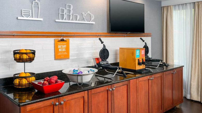 <b>Hampton Inn Bonita Springs/Naples-North Restaurant</b>. Images powered by <a href="https://iceportal.shijigroup.com/" title="IcePortal" target="_blank">IcePortal</a>.