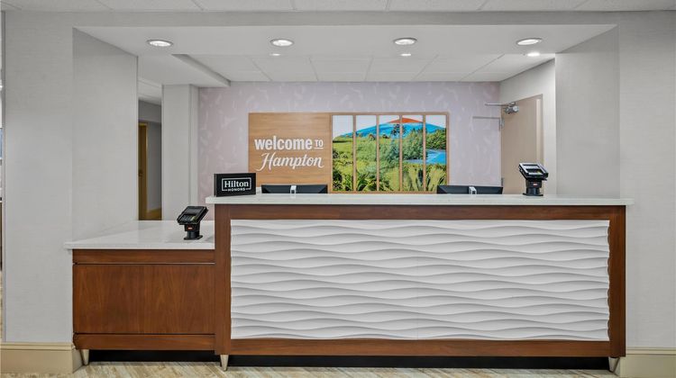 Hampton Inn Naples I-75 Lobby