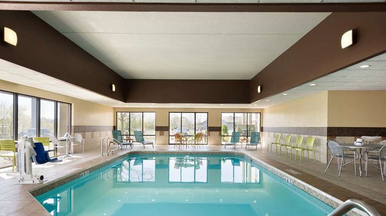 <b>Hampton Inn Appleton-Fox River Mall Pool</b>. Images powered by <a href="https://iceportal.shijigroup.com/" title="IcePortal" target="_blank">IcePortal</a>.