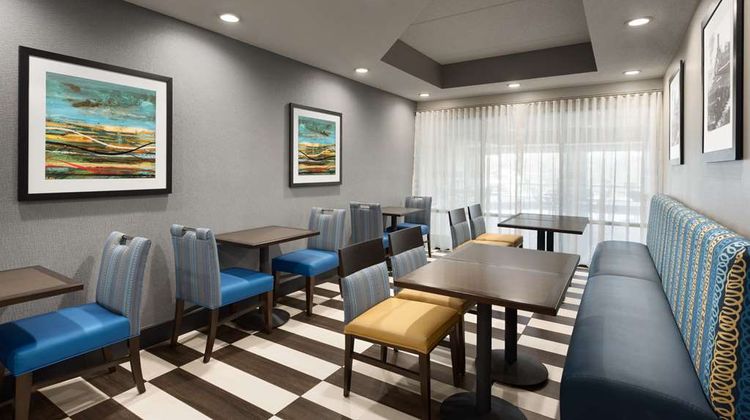 Hampton Inn Appleton-Fox River Mall Restaurant