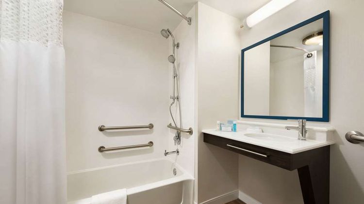 Hampton Inn Appleton-Fox River Mall Room