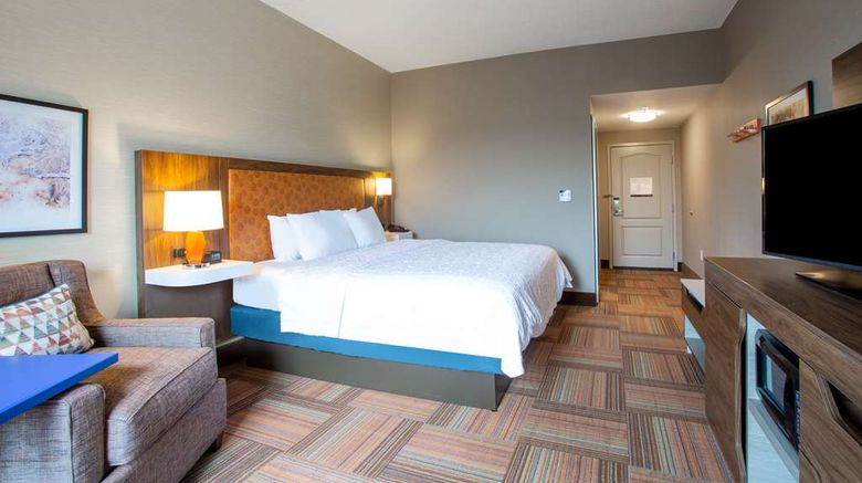 <b>Hampton Inn Watertown Room</b>. Images powered by <a href="https://iceportal.shijigroup.com/" title="IcePortal" target="_blank">IcePortal</a>.