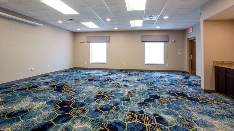<b>Hampton Inn Watertown Meeting</b>. Images powered by <a href="https://iceportal.shijigroup.com/" title="IcePortal" target="_blank">IcePortal</a>.