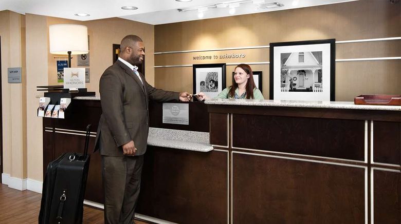 <b>Hampton Inn Asheboro Lobby</b>. Images powered by <a href="https://iceportal.shijigroup.com/" title="IcePortal" target="_blank">IcePortal</a>.