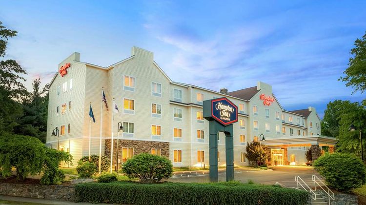Hampton Inn Nashua Exterior