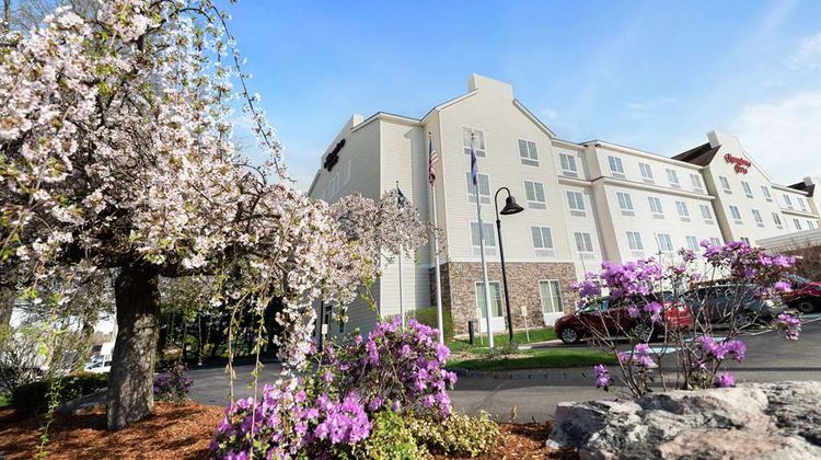 Hampton Inn Nashua Exterior