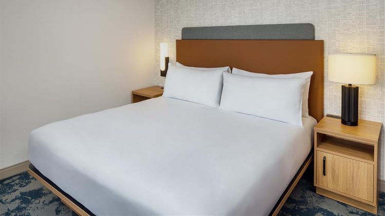 Hampton Inn Nashua Room