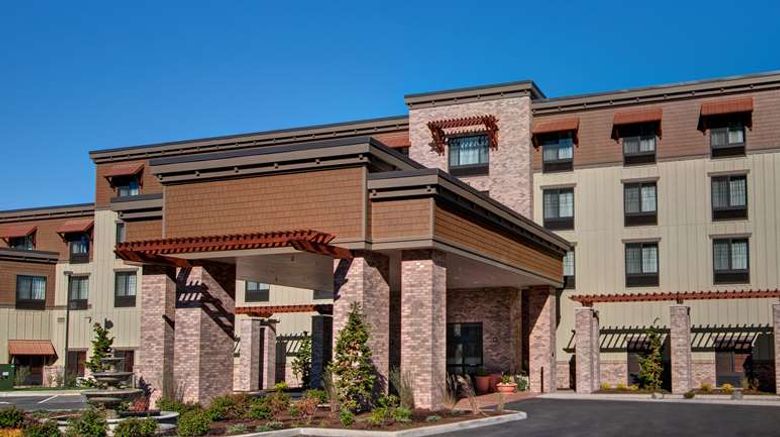 <b>Hampton Inn & Suites Astoria Exterior</b>. Images powered by <a href="https://iceportal.shijigroup.com/" title="IcePortal" target="_blank">IcePortal</a>.