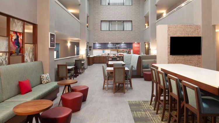 Hampton Inn Athens Lobby