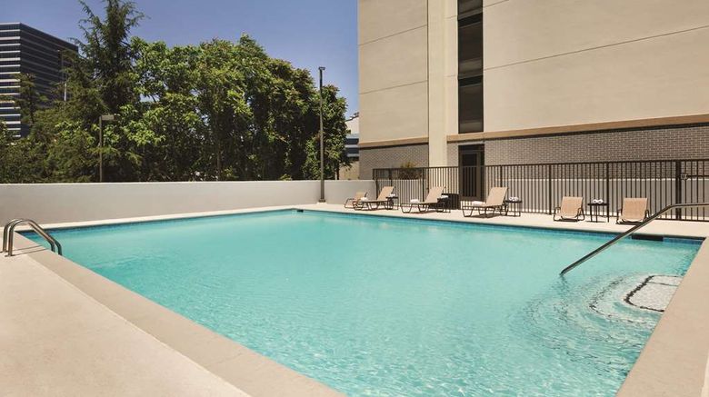 <b>Hampton Inn Buckhead Pool</b>. Images powered by <a href="https://iceportal.shijigroup.com/" title="IcePortal" target="_blank">IcePortal</a>.