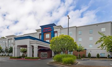 Hampton Inn & Stes Camp Creek Mrketplace
