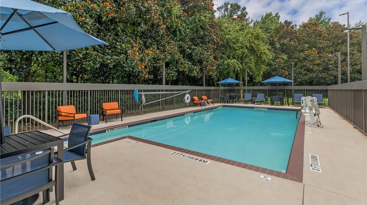 Hampton Inn & Stes Camp Creek Mrketplace Pool