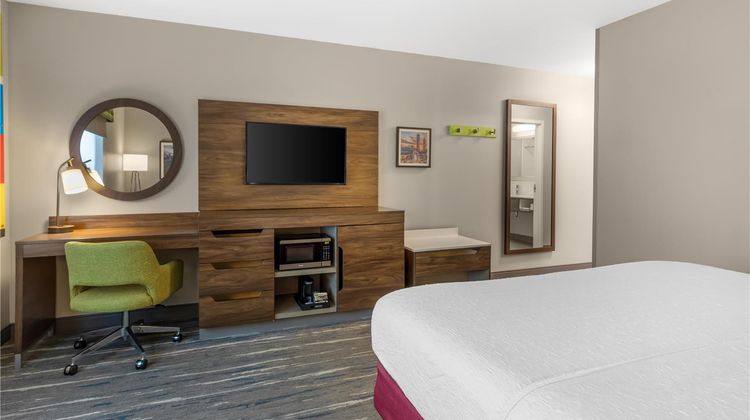 Hampton Inn & Stes Camp Creek Mrketplace Room