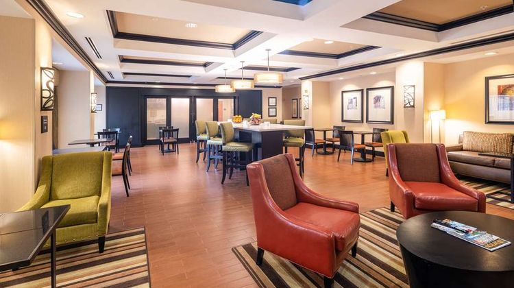 Hampton Inn Covington Lobby